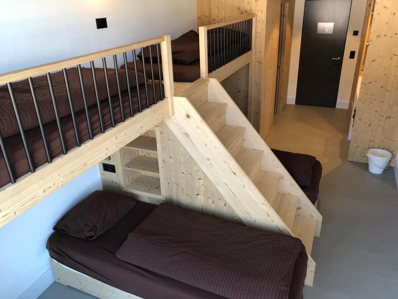 Catrina Hostel Disentis Exteriör bild